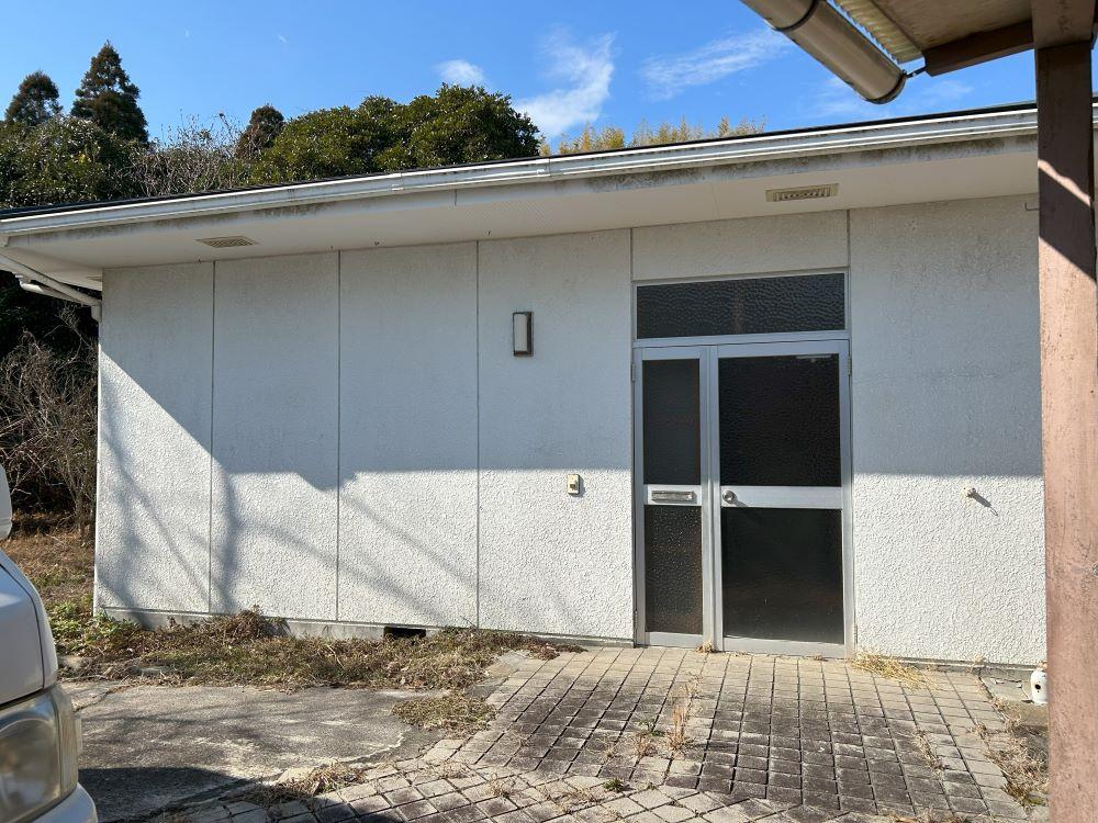 千葉県いすみ市山田の売買物件/別棟：玄関　シンプルな中にもセンスが光っています。