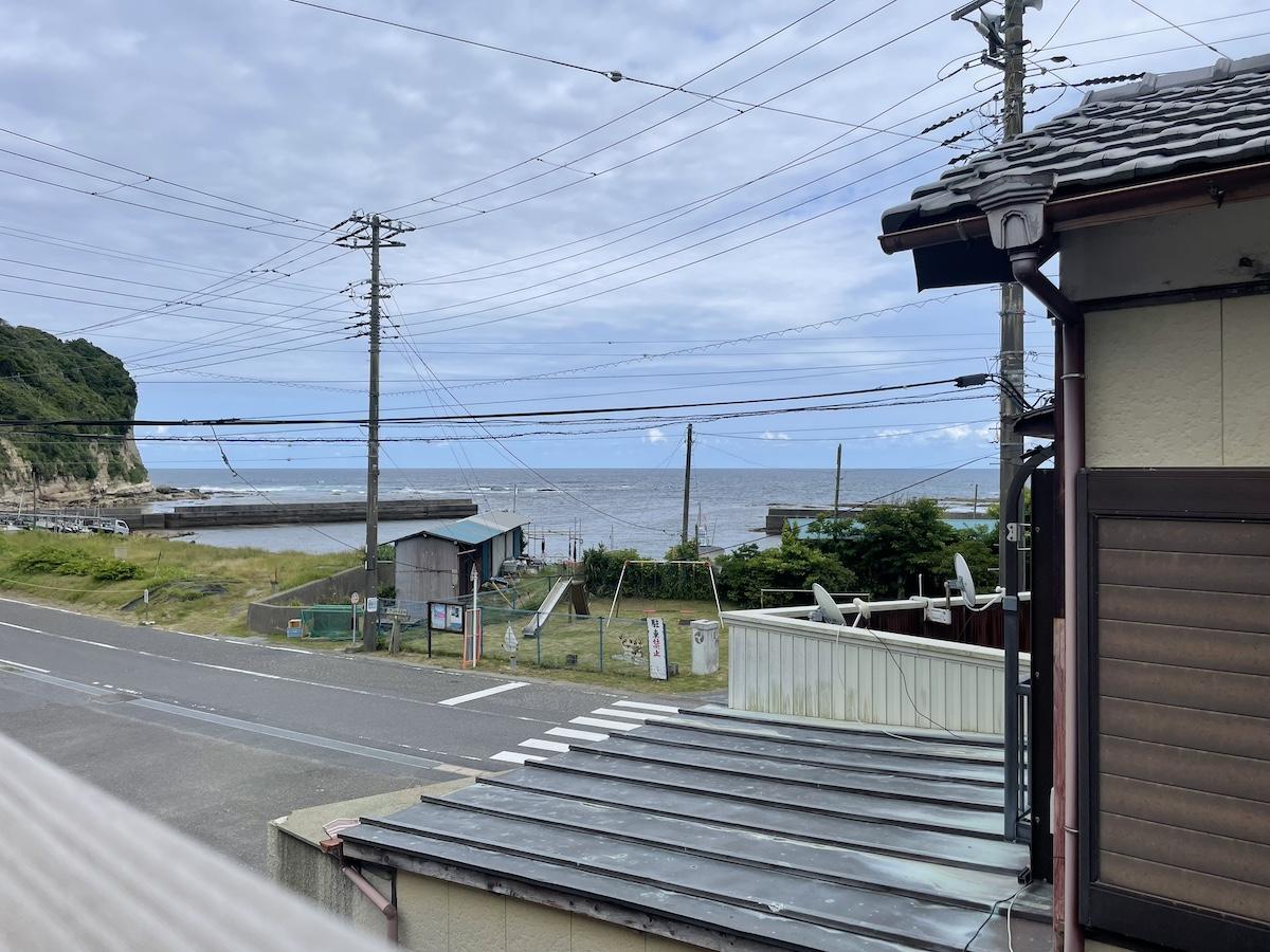 千葉県勝浦市吉尾の売買物件/２階和室からつながるベランダから