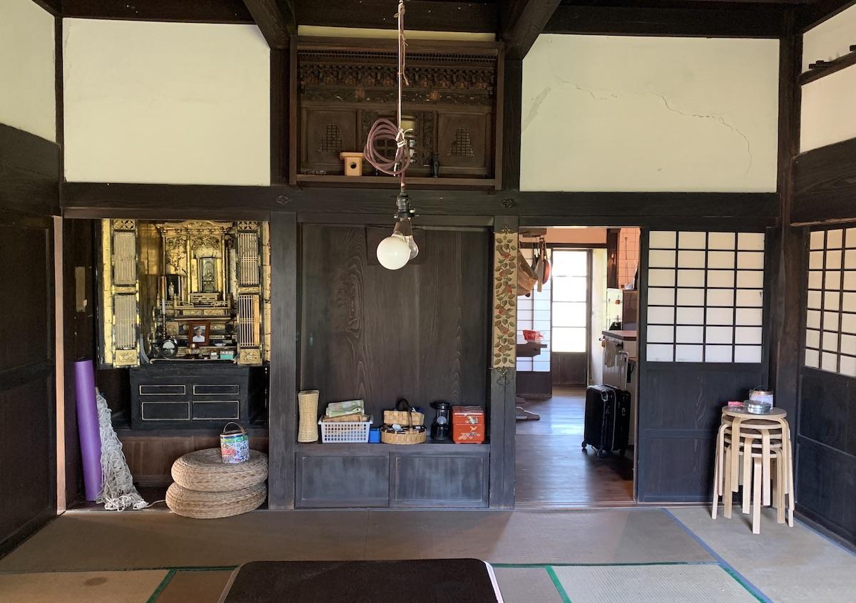 千葉県いすみ市楽町の賃貸物件/居室のひとつ。所々に歴史を感じる建具が