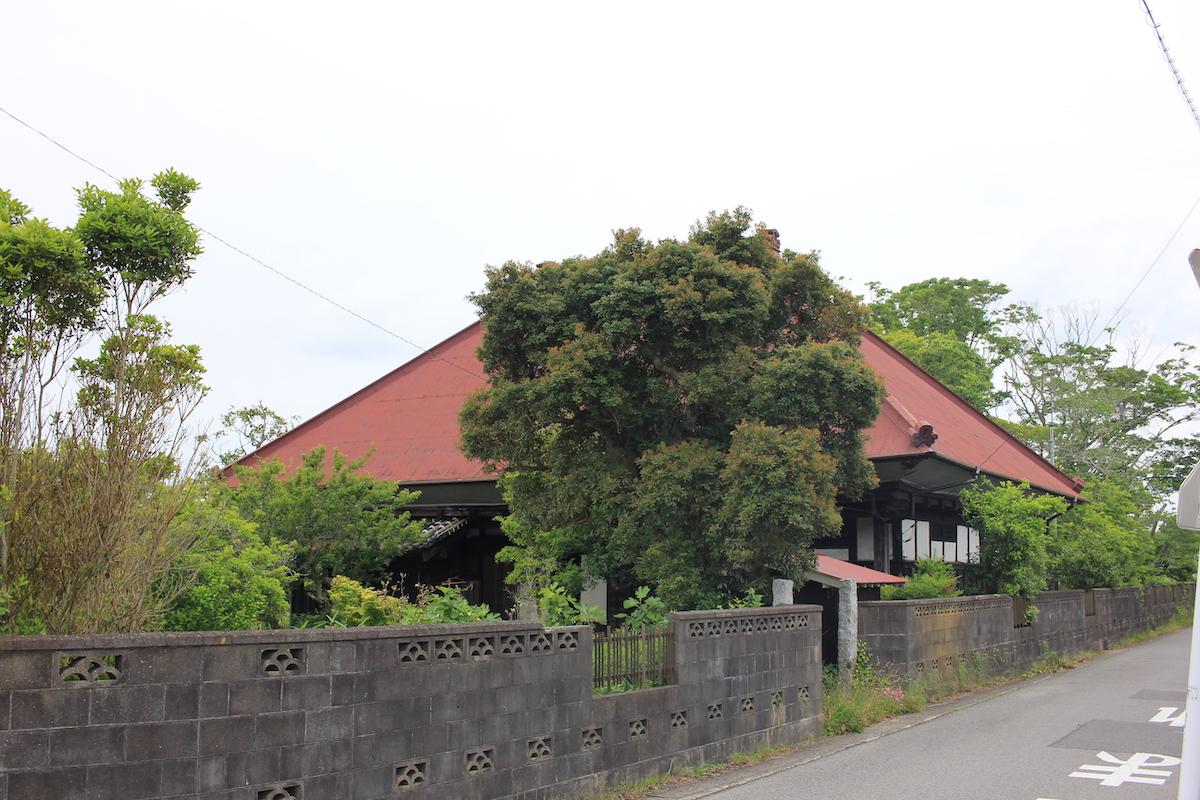 千葉県いすみ市楽町の賃貸物件/西側道路に面した様子