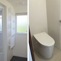 千葉県千葉市美浜区高浜の売買物件/左：浴室脇にあるタオルウォーマー　右：トイレは２つあります