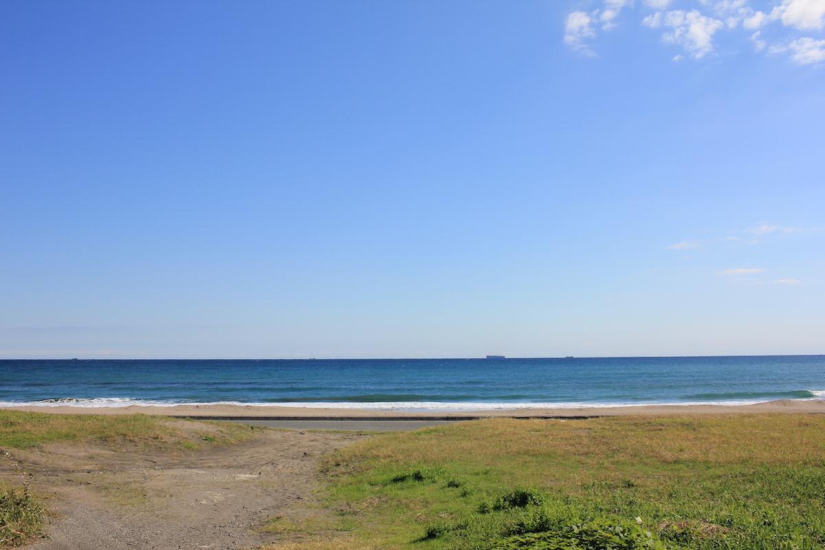 千葉県南房総市峰の売買物件/車で10分ほどで海へ。空と海との青いコントラストが美しい