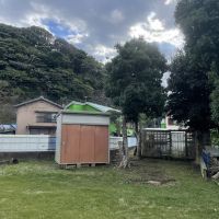 千葉県勝浦市浜勝浦の売買物件/敷地の形状は特徴的。うまく整備すれば離れも建設可能