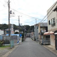 千葉県勝浦市浜勝浦の売買物件/西側の接道の様子