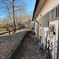 千葉県茂原市弓渡の賃貸物件/建物北側。キッチンのお勝手口はこちらに出ます