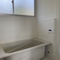 いすみ市行川の売買物件/浴室も白でシンプルに