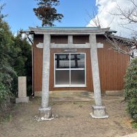 大網白里市北今泉の売買物件/門横にある水神社。地域で大切に手入れされています