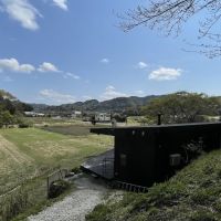 千葉県富津市竹岡の売買物件/母屋の奥には小上がりの土地が広がります