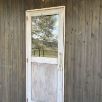 千葉県富津市竹岡の売買物件/母屋の玄関扉。レトロな感じがGOOD!!