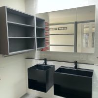 千葉県市原市山口の売買物件/洗面台は２つあります。赤いタオルウォーマーが印象的