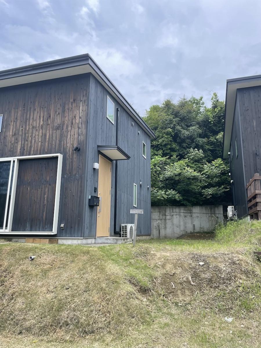 千葉県市原市高滝の売買物件/物件建物脇にはおよそ14坪の庭(更地)があります
