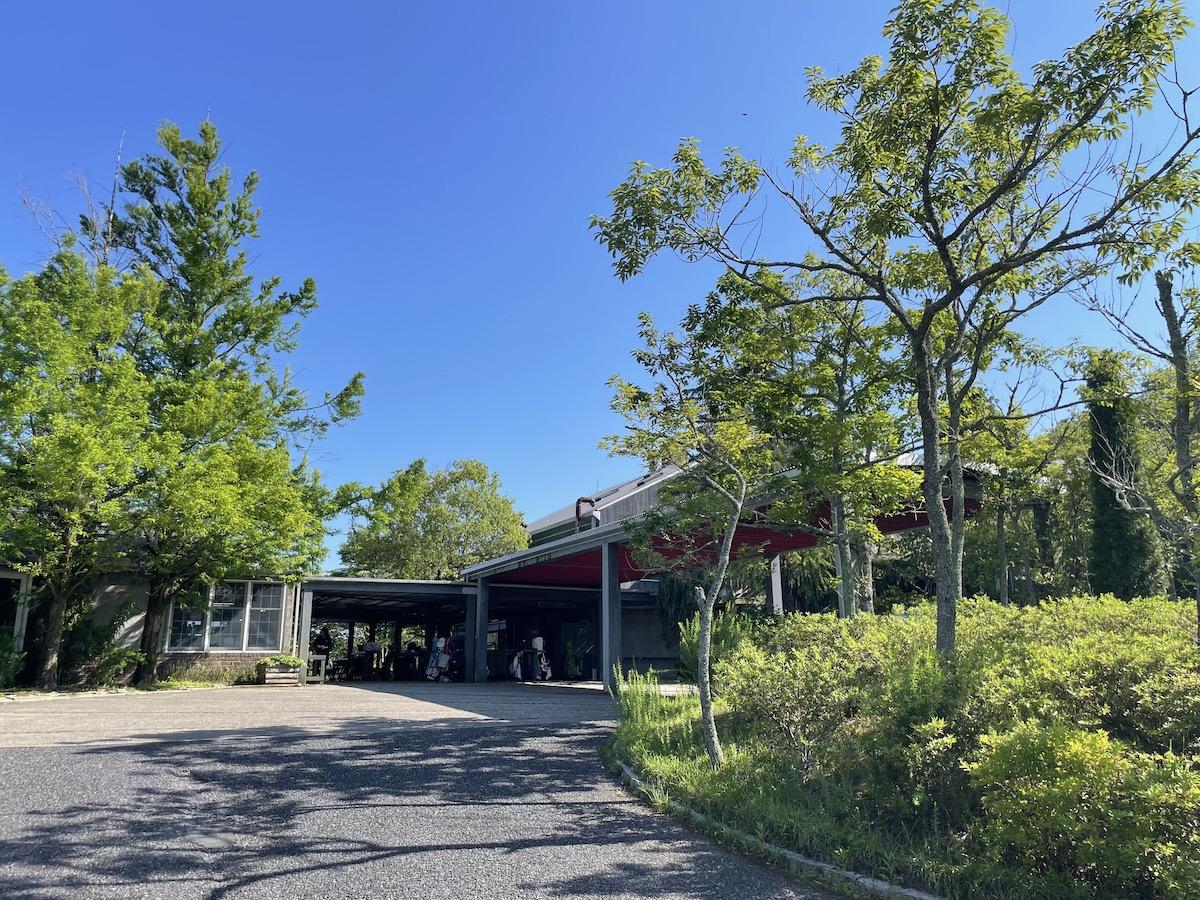 千葉県市原市高滝の売買物件/居住エリアに併設のゴルフ場のクラブハウスの様子