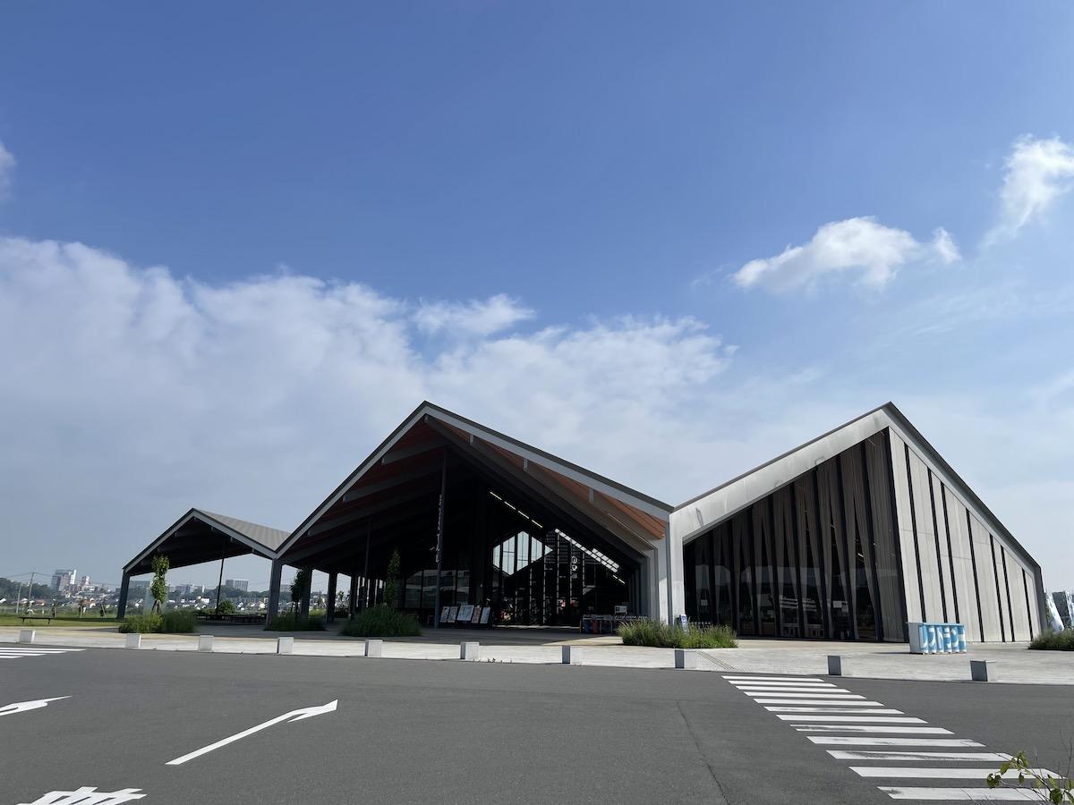 千葉県我孫子市白山の賃貸物件/手賀沼の拠点のひとつ、道の駅しょうなん。広い芝生広場でのんびりしよう