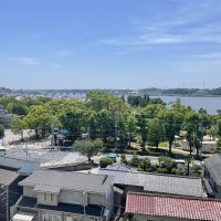 千葉県我孫子市白山の賃貸物件/物件マンションの目の前にある手賀沼公園。図書館なども併設