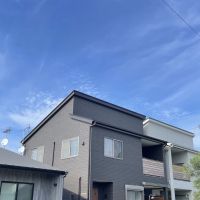 千葉県長生郡一宮町一宮の売買物件/前面道路から斜めに建物全体を眺める