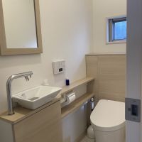 千葉県長生郡一宮町一宮の売買物件/１階トイレの様子。トイレは２階にもございます