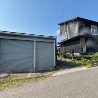 千葉県富津市竹岡の売買物件/車はもちろん、荷物や資材も十分に置いておけるガレージ