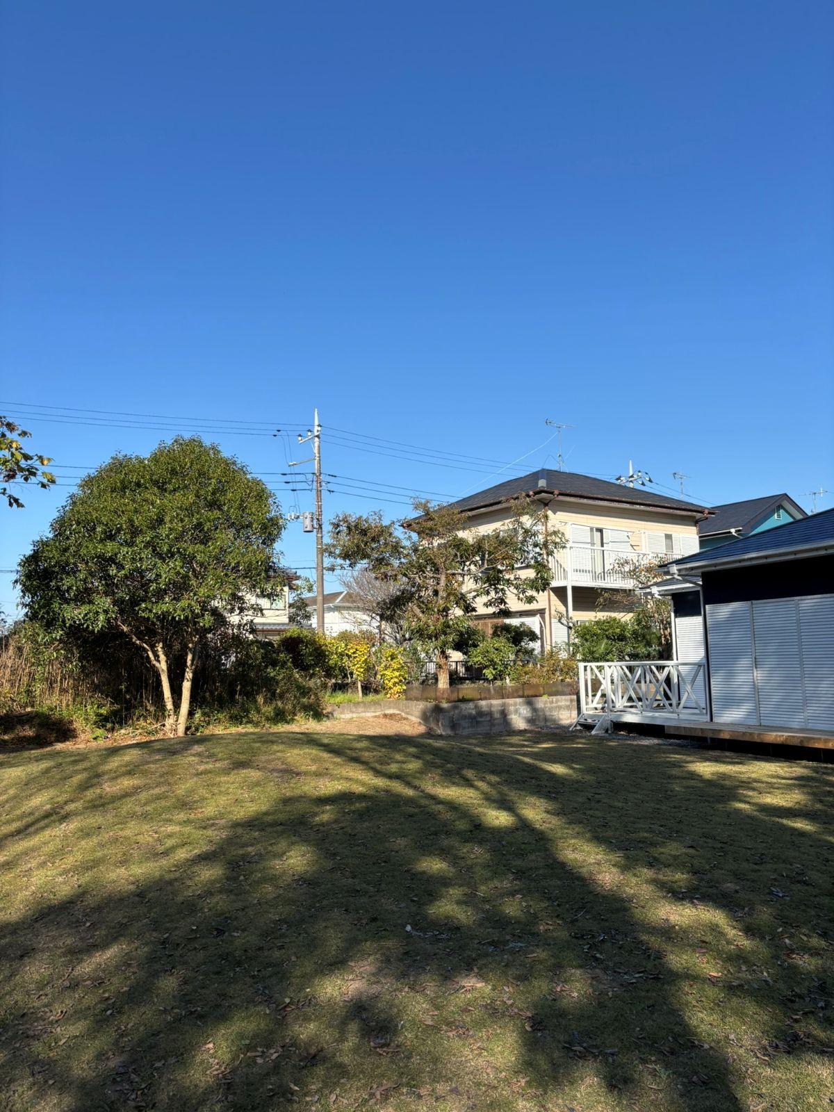 大網白里市細草の売買物件/西側の隣家は近いです
