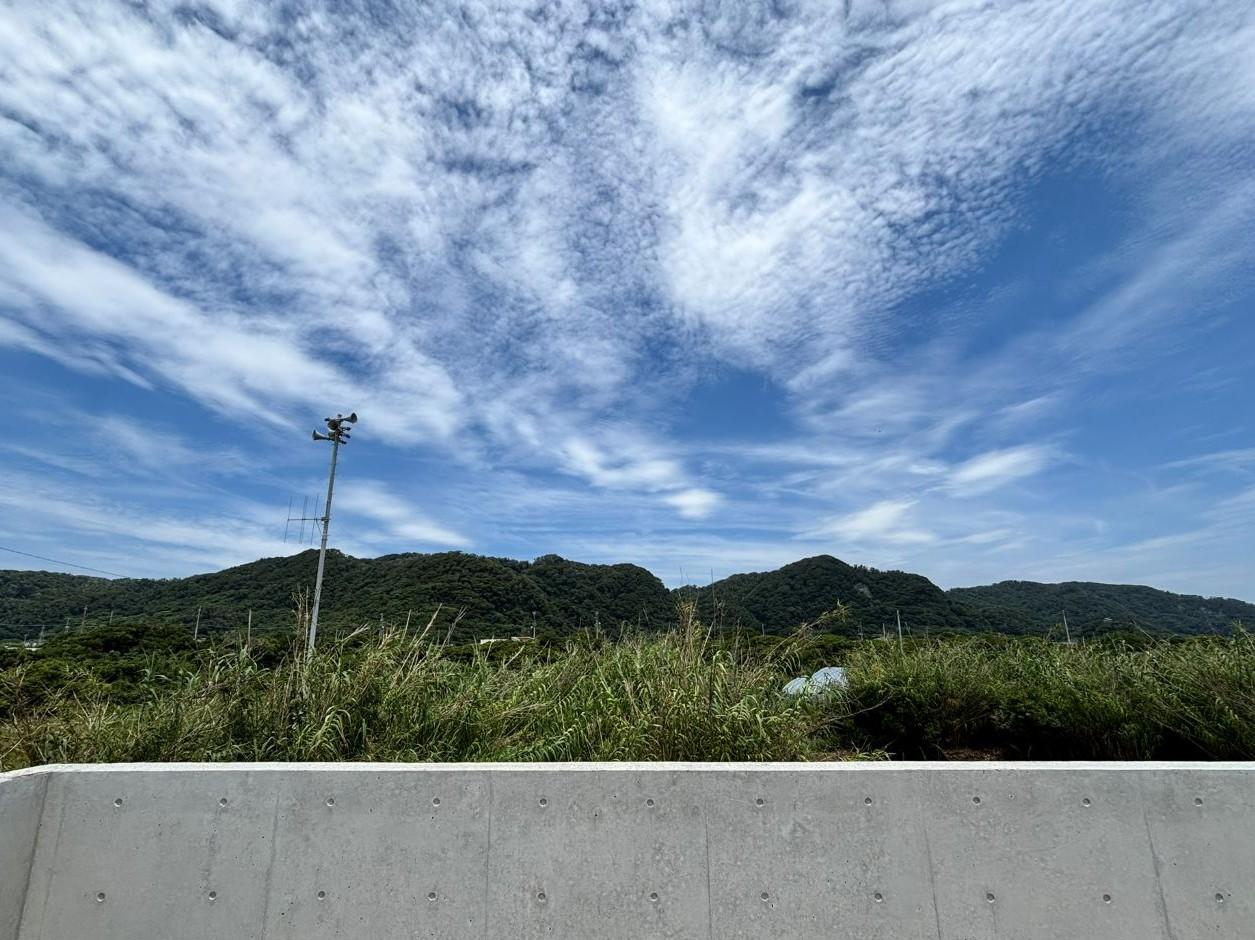 千葉県南房総市白浜の売買物件/テラスから山側の雄大な風景も良し