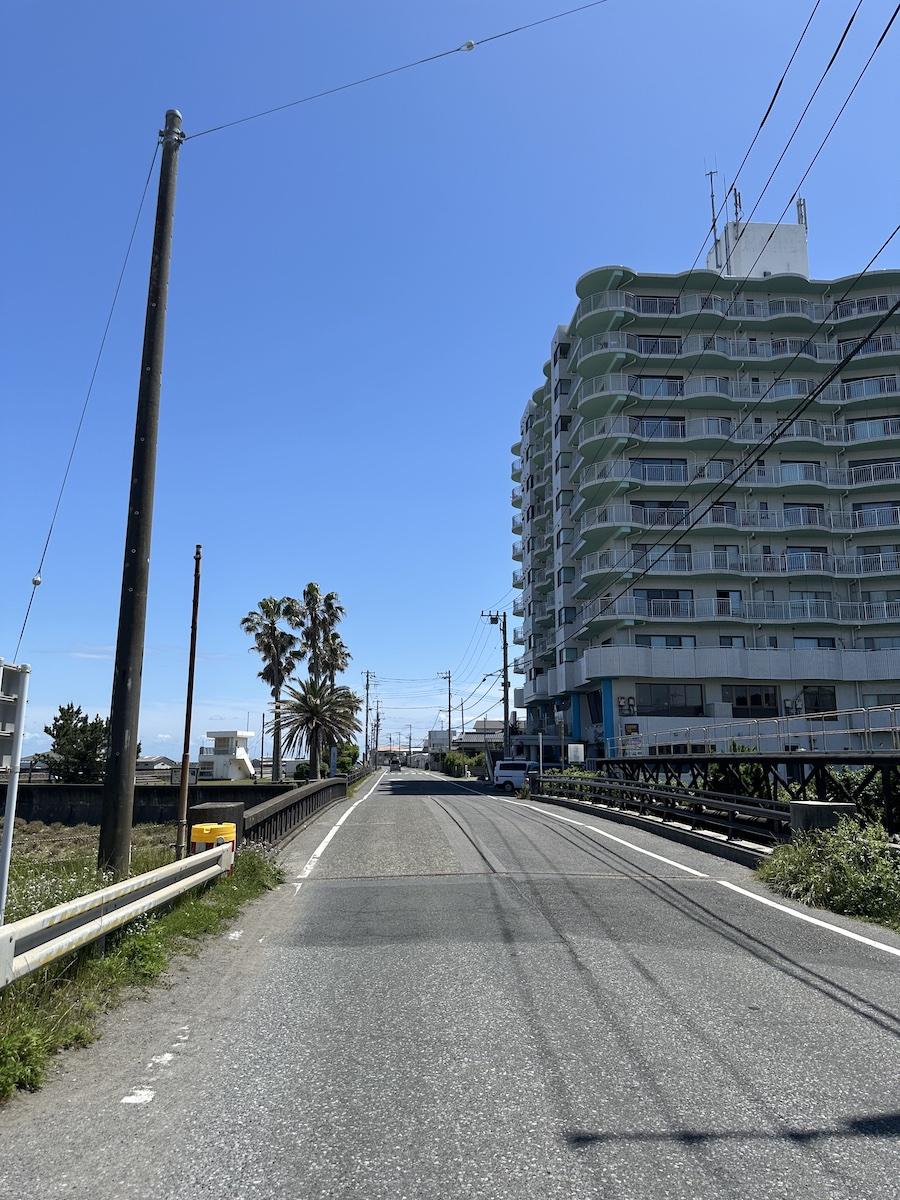 千葉県南房総市千倉町北朝夷の売買物件/物件前面道路を南側に眺める