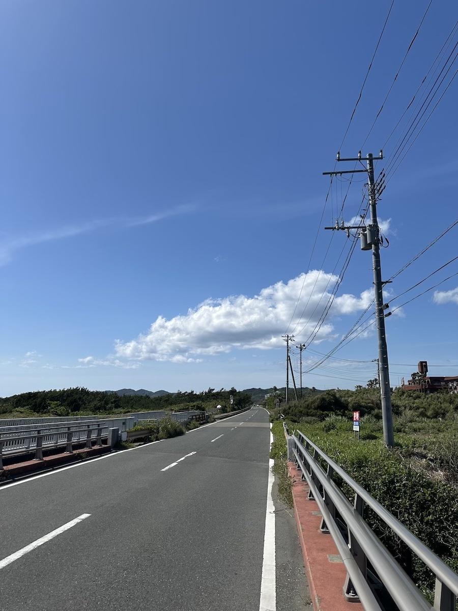 千葉県館山市佐野の売買物件/前面道路を北西側に眺める