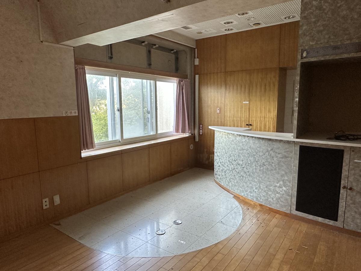 千葉県長生郡一宮町東浪見の売買物件/居室の様子。タイプの違う部屋がいくつかあるようです