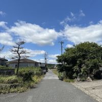 千葉県長生郡一宮町東浪見の売買物件/物件入口(北側)前面道路の様子