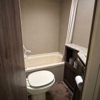 千葉県長生郡一宮町一宮の賃貸物件/西側ベッドの隣にユニットバスが