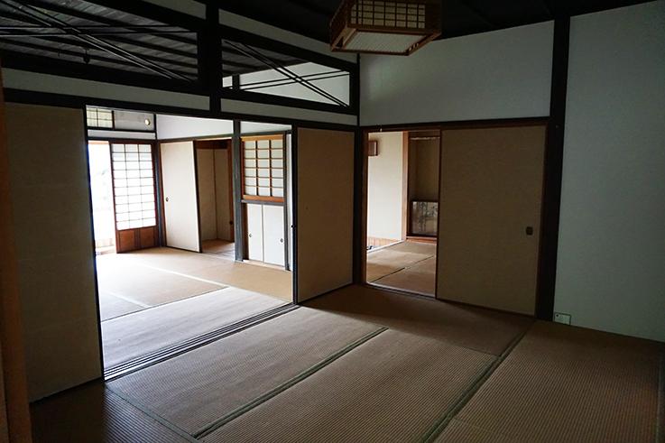 糸島市志摩井田原の売買物件/畳の間を別の角度から撮りました。かなり広いです。