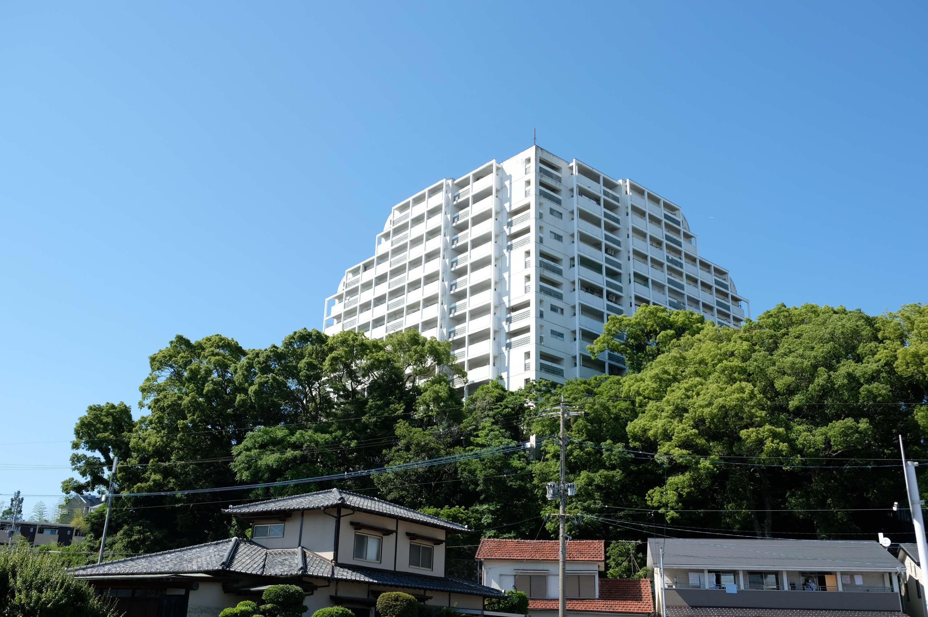 福岡市東区名島の売買物件/丘の上の白き巨塔、名建築です。