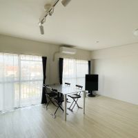 福岡市西区今宿の賃貸物件/白を基調とした明るい室内（デスク・チェア・TVは撤去されています。）