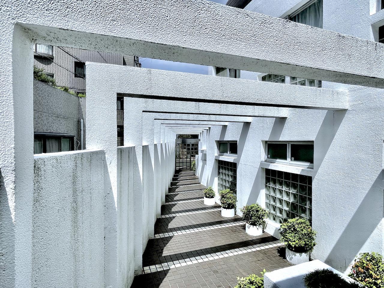 福岡市中央区大濠の賃貸物件/共用廊下の雰囲気がたまらない。