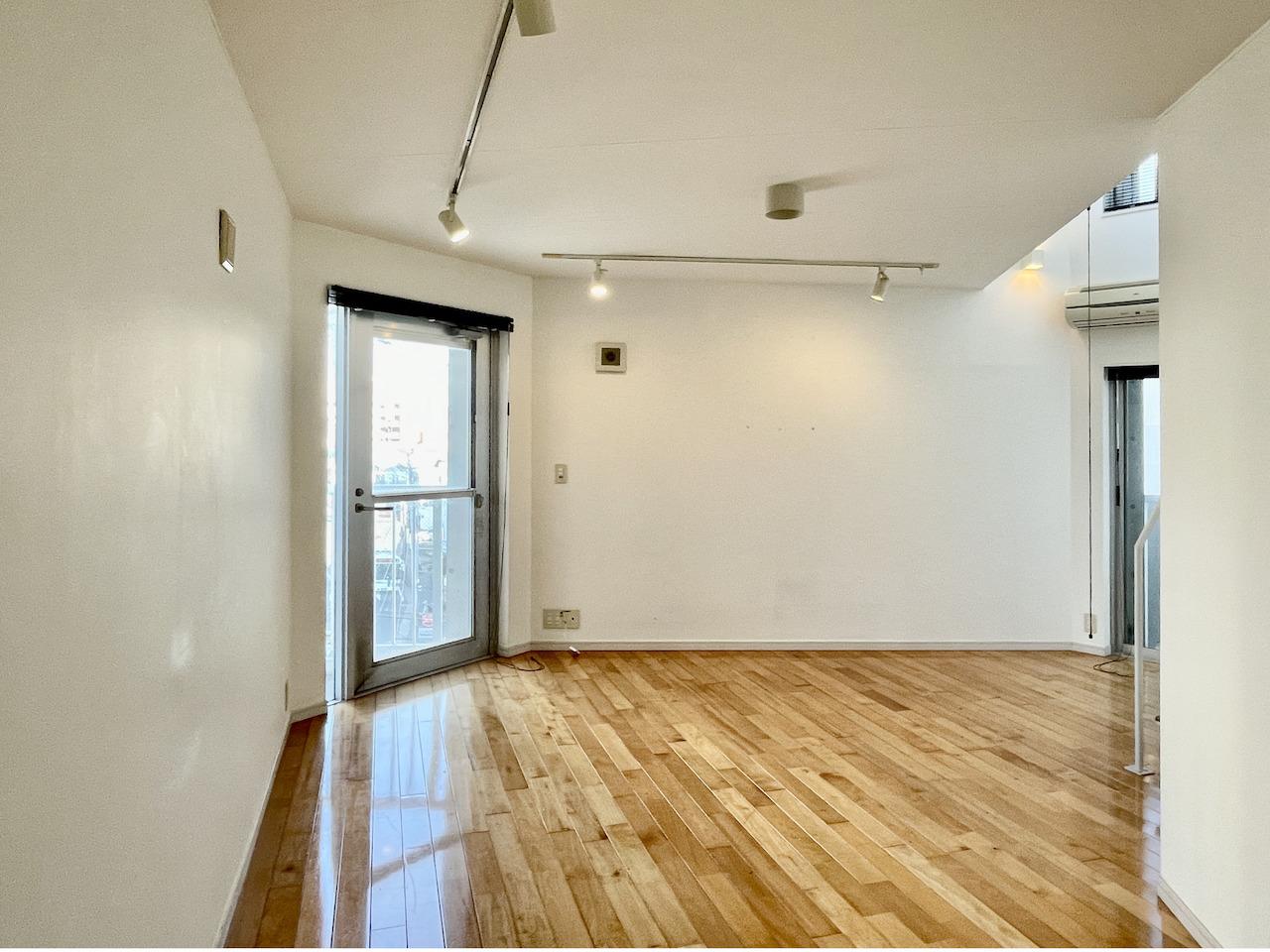 福岡市早良区城西の賃貸物件/5階洋室。なんでもインテリアは合いそう。
