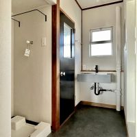福岡市城南区金山団地の賃貸物件/水回り。左は洗濯機置場。