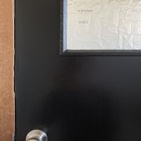 福岡市城南区金山団地の賃貸物件/トイレのドアは当時雰囲気を生かし塗装のみ。