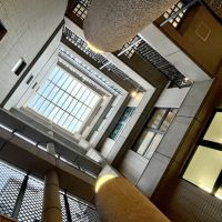 福岡市中央区大名の賃貸物件/上を見るとなんと吹き抜け。