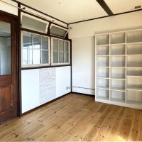 福岡市城南区長尾の売買物件/お部屋の中は白と木の柔らかい印象のお部屋。