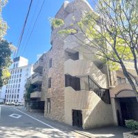 福岡市中央区大濠の賃貸物件/大濠公園から道を挟んですぐの立地。朝の散歩には困りませんね。