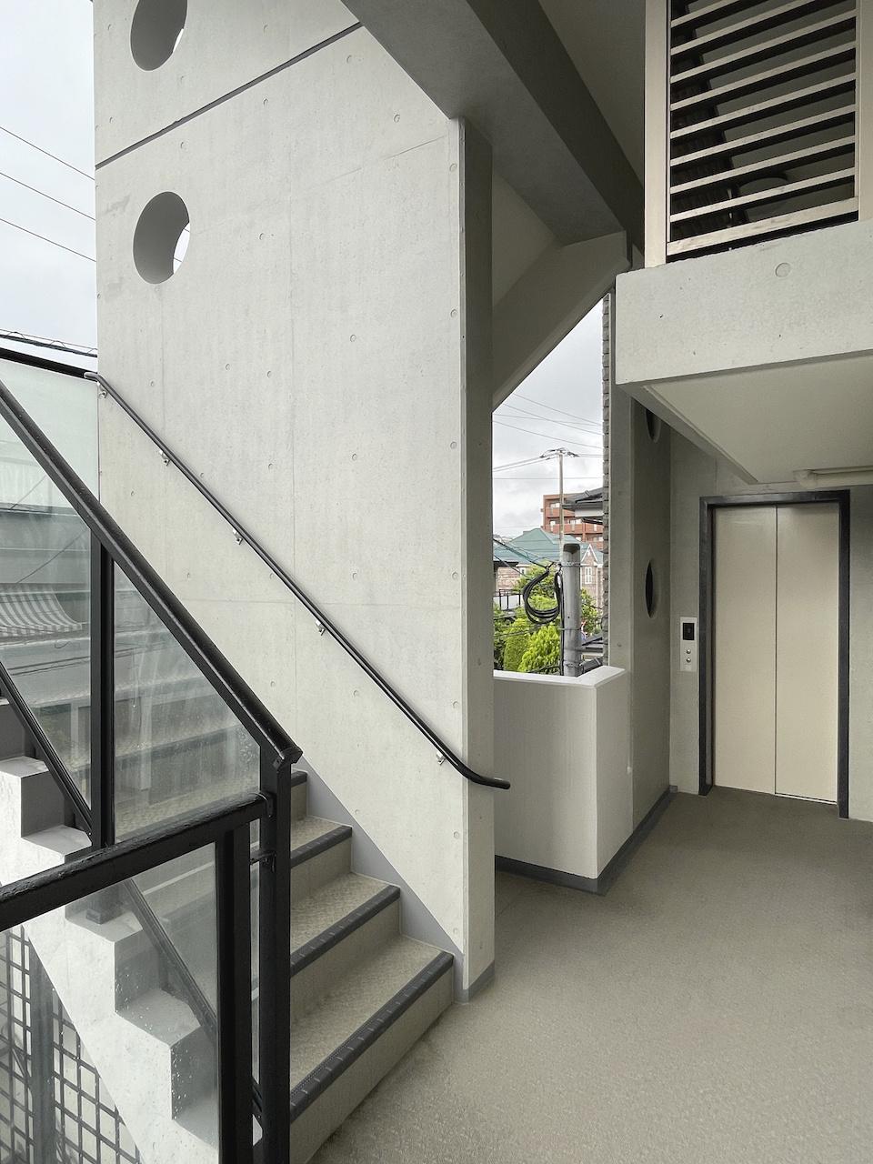 福岡市西区姪浜駅南の賃貸物件/共用廊下ももちろんお洒落。
