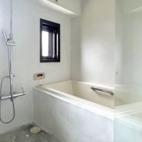 福岡市西区今宿駅前の売買物件/バスルーム。オーバーヘッドシャワー付き。