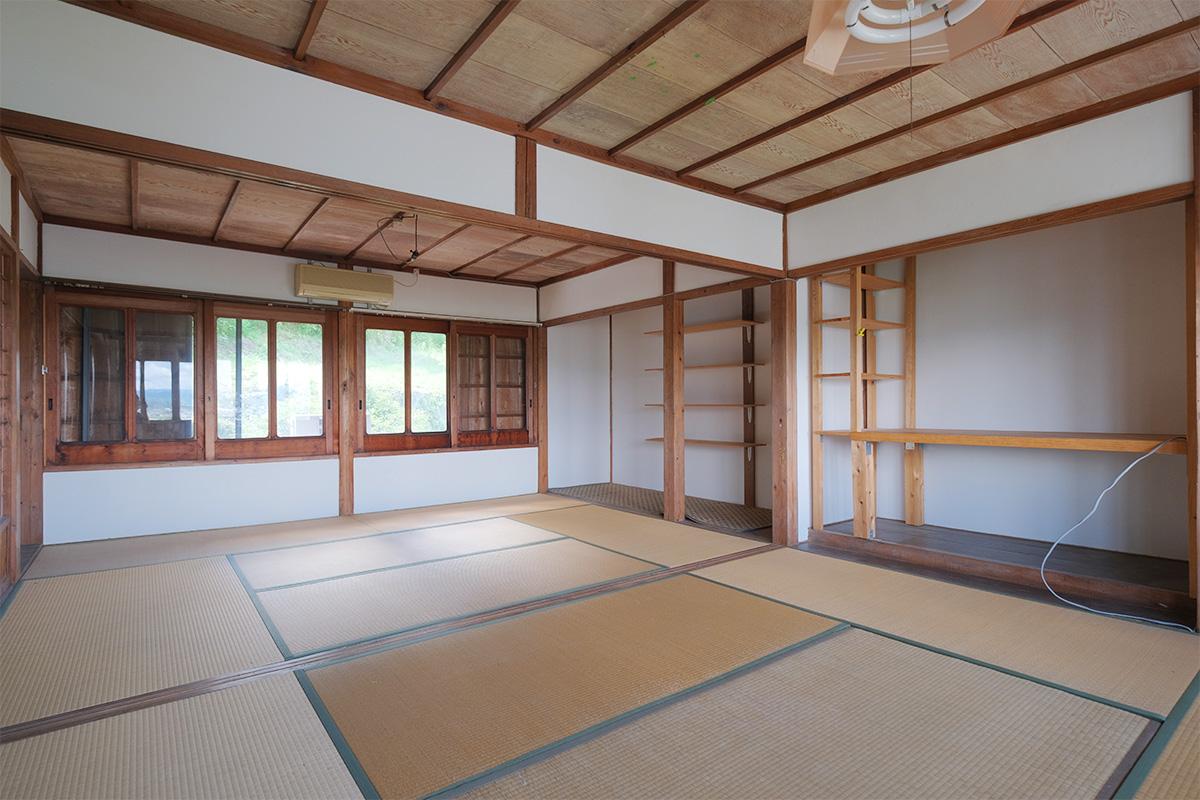 うきは市浮羽町流川の売買物件/2階和室。この広さ、繋げて使うのがベストでしょう。