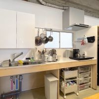 福岡市中央区天神の賃貸物件/キッチン。たまには料理を作って皆で囲ったりもするんだとか。