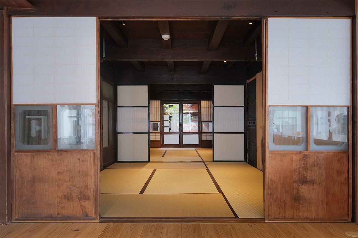 八女市本町の賃貸物件/所謂「うなぎの寝床」ですね。「中ノ間」&rarr;「座敷」という呼称で、和室が繋がっていきます。
