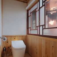 八女市本町の賃貸物件/トイレ。綺麗になってますが、建具は既存のまま。超素敵です。
