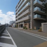春日市春日原北町の売買物件/外観は築浅感があり好印象。目の前にバイパスですが、音はさほど気にならず。