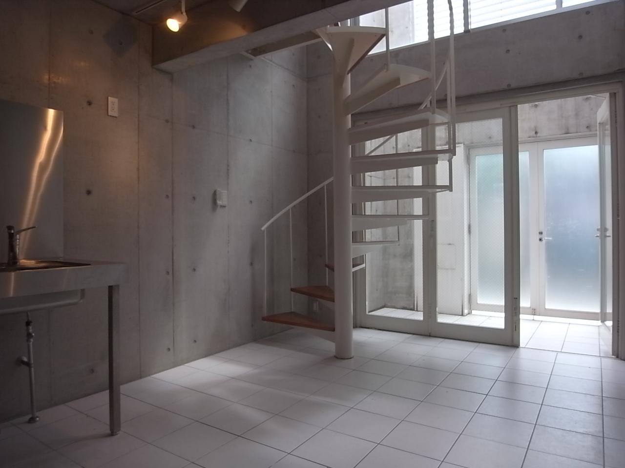 福岡市中央区今川の賃貸物件/室内でもあり半外のような使い方もできそうな1階。