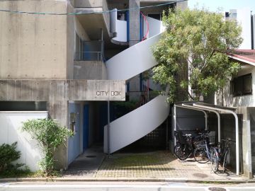 福岡市中央区地行の賃貸物件/目印はぐるぐる階段