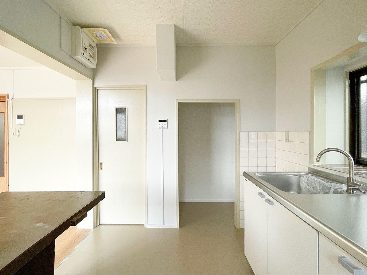 福岡市南区南大橋の賃貸物件/奥にはパントリーあります。