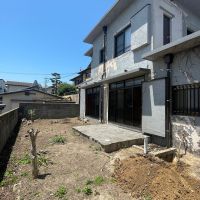 福岡市南区南大橋の賃貸物件/お庭と建物外観。