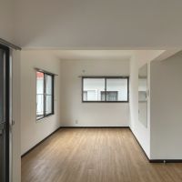 福岡市中央区谷の賃貸物件/2階洋室。少し梁が低いのがきになるかな。